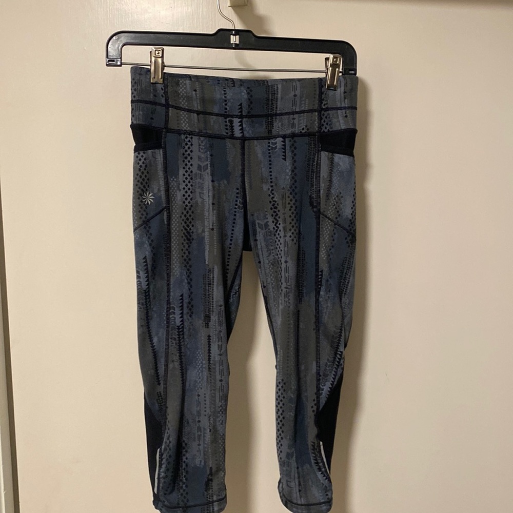 Athleta women’s cropped leggings